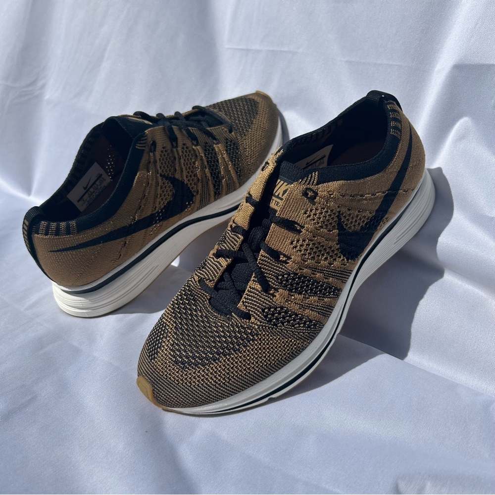 Nike Flyknit Trainer Sneakers Women’s 6.5 Men’s 5 Golden Beige Shoes AH8396-203